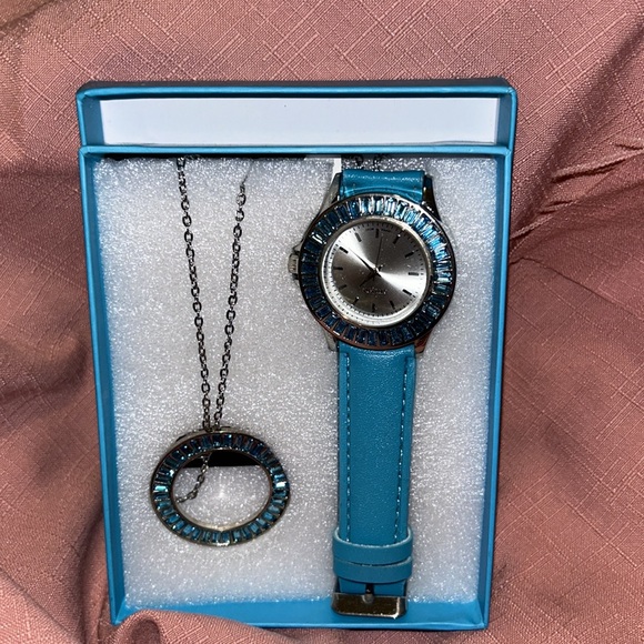 Women’s watches STRADA gift set watch and matching necklace rhinestone BRAND NEW - Picture 6 of 8